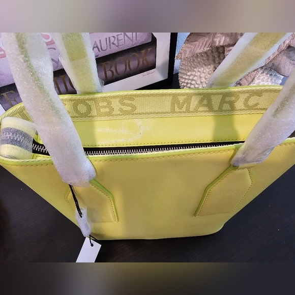 Marc Jacobs Small Satchel Bag. - Picture 5 of 10